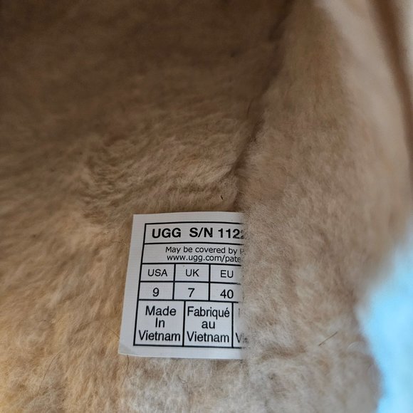 Like New - UGG Tazz Womens Platform  Size 9 - Picture 6 of 10